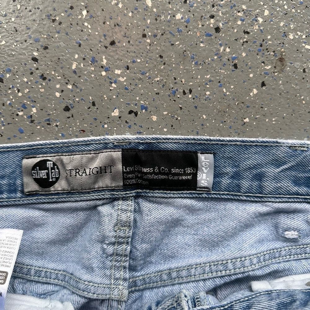 VTG Y2K Levis SILVERTab Baggy Fit Jeans 38x32 Light Blue Frayed Hems - Picture 5 of 7